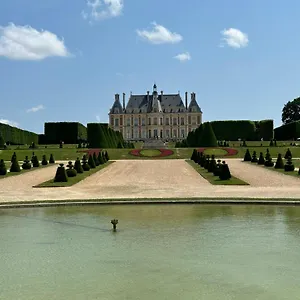 Sceaux - Locations De Charme Dans Maison Appartement